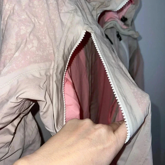 Lululemon Run: Rise And Shine Jacket - Picture 5 of 12